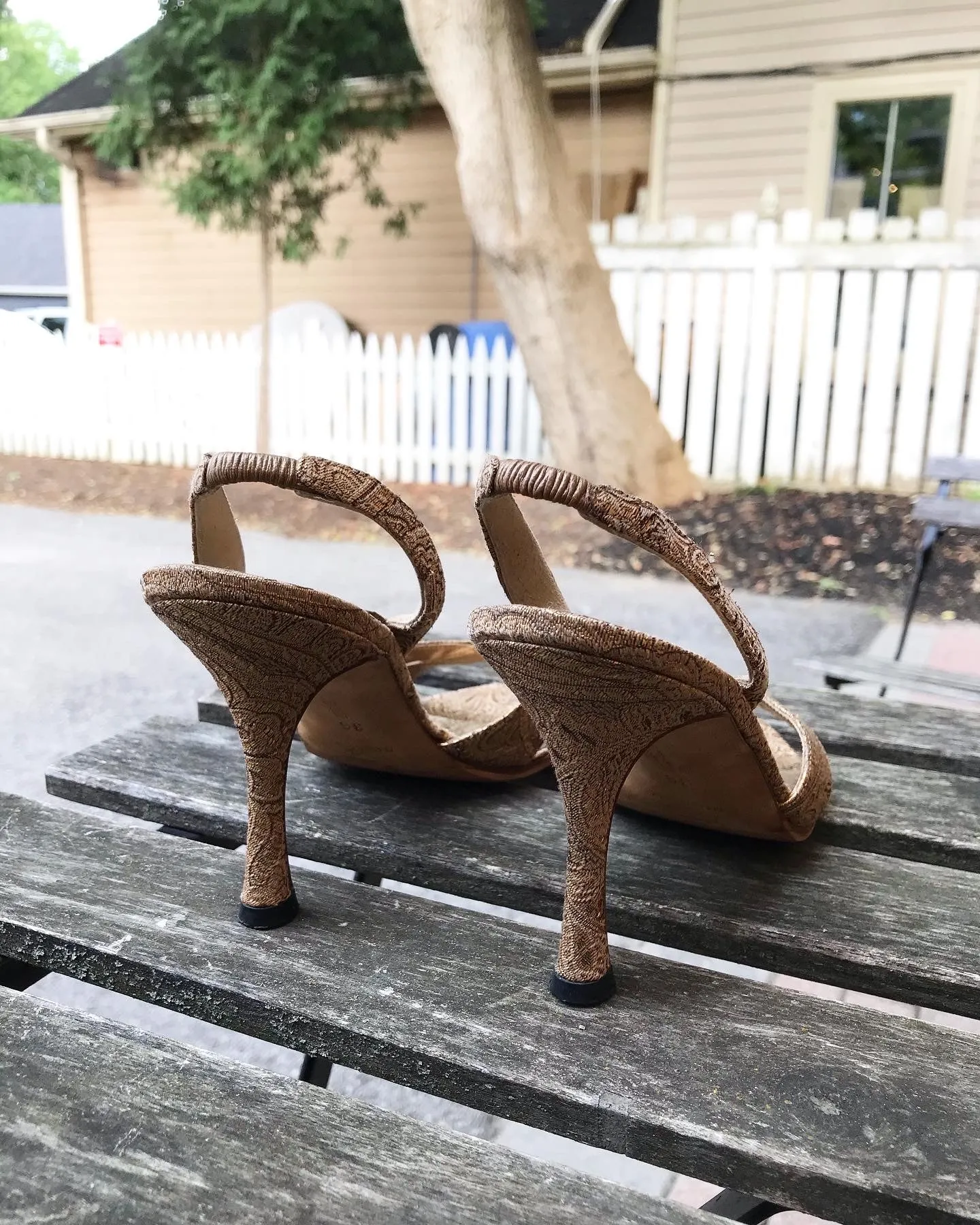 MANOLO BLAHNIK Gold Fabric Heels
